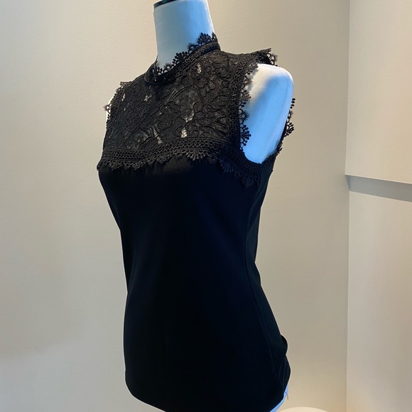 Black lace sleeveless top - Picture 2 of 4